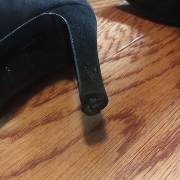 Suede Chanel Boots with fur Trim - Picture 6 of 8